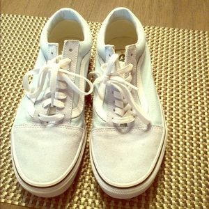 Vans old school tennis shoes